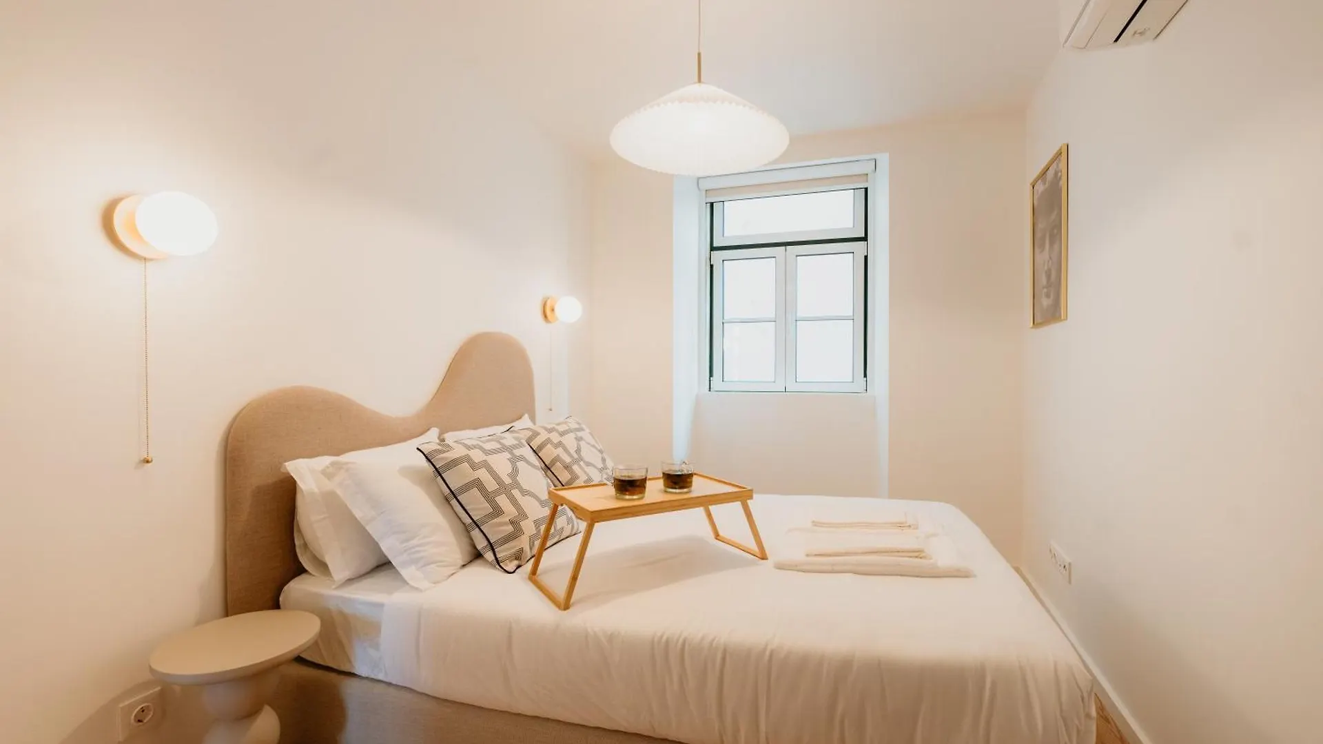 Mary Pink - No Rc C - Amazing Two-Bedroom Apartment Lisbon