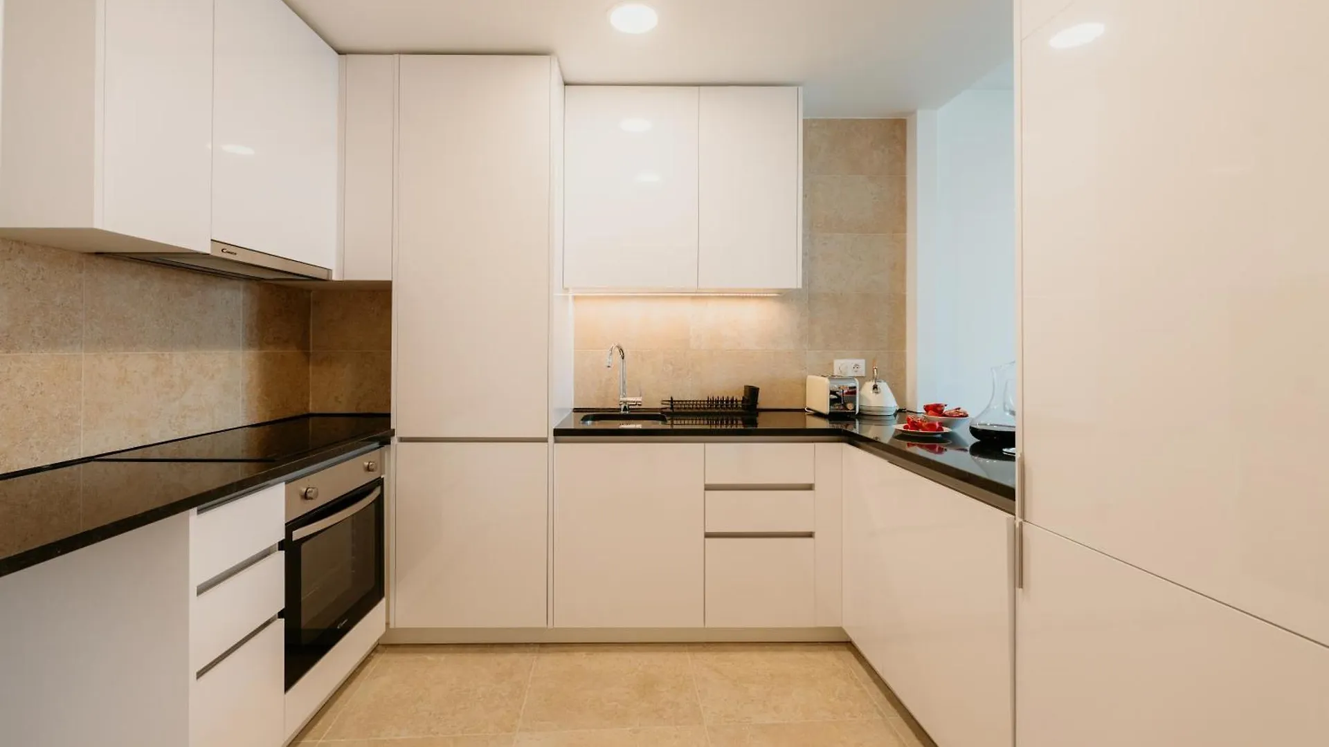Mary Pink - No Rc C - Amazing Two-Bedroom Apartment Lisbon Portugal