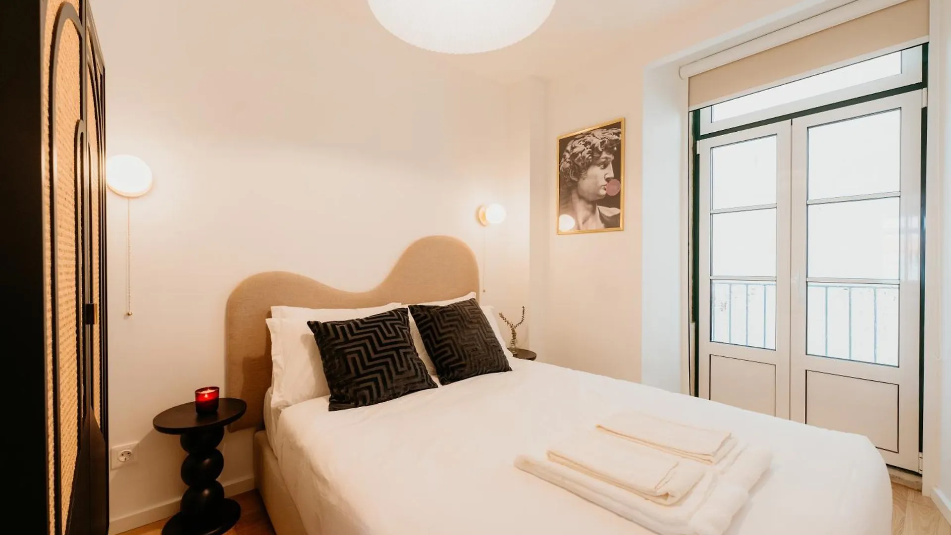 Mary Pink - No Rc C - Amazing Two-Bedroom Apartment Lisbon