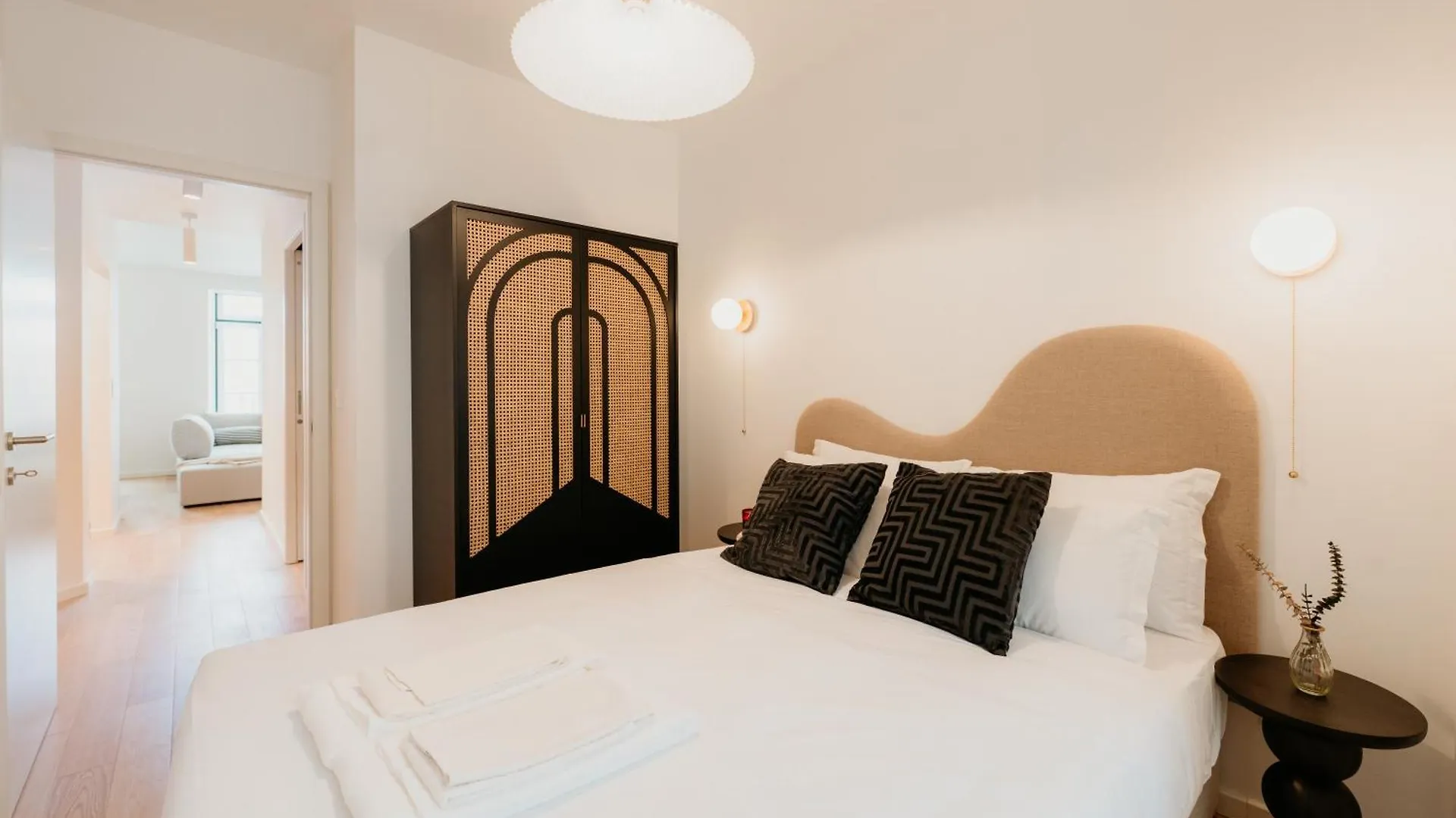 Mary Pink - No Rc C - Amazing Two-Bedroom Apartment Lisbon