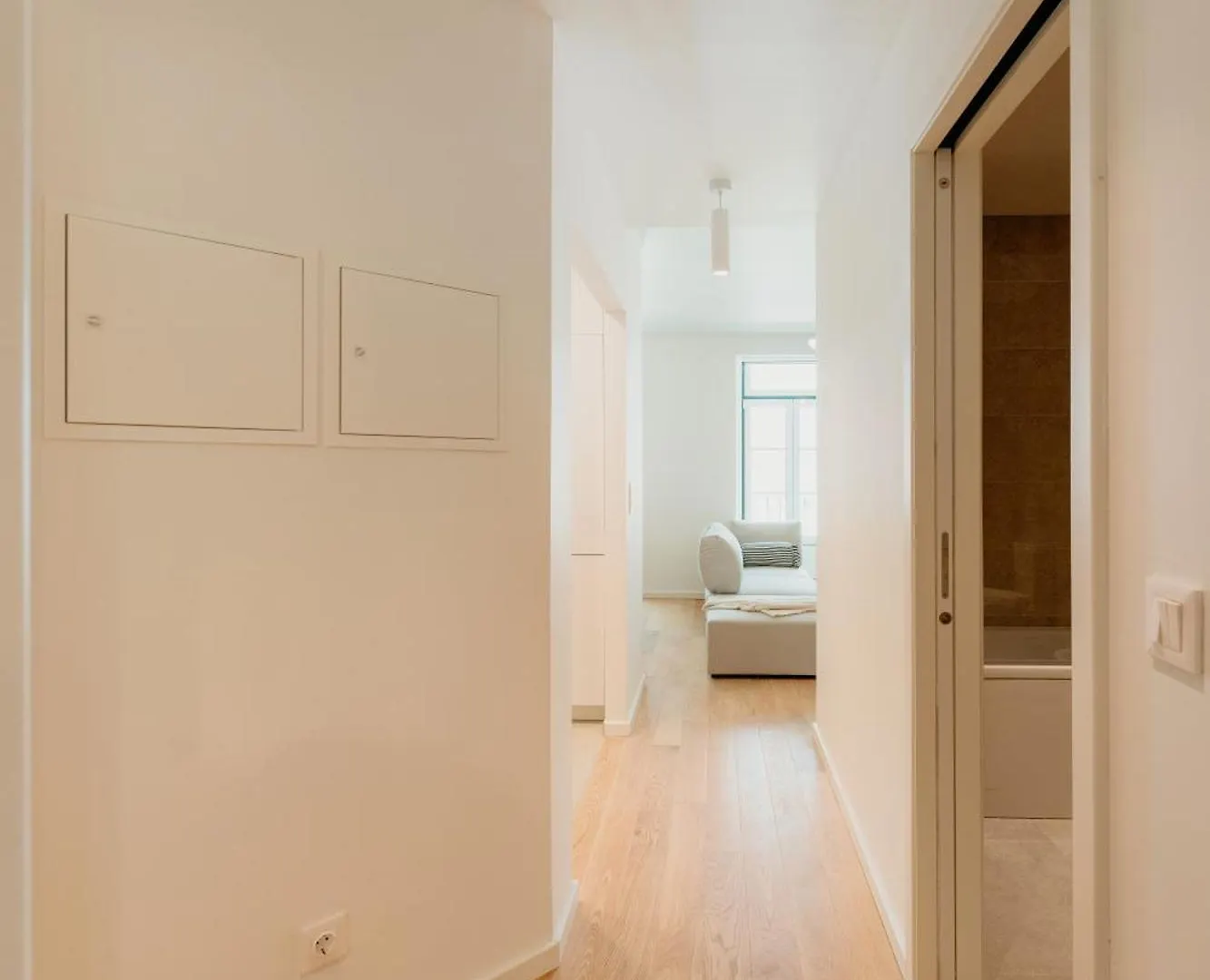 Mary Pink - No Rc C - Amazing Two-Bedroom Apartment Lisbon
