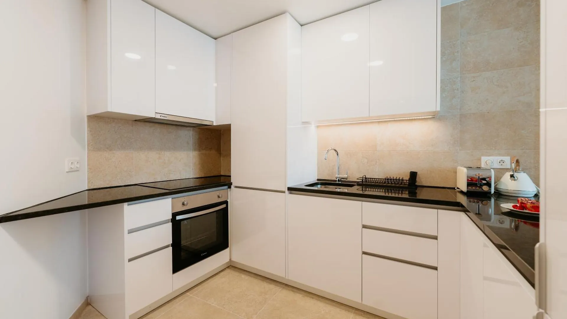 Mary Pink - No Rc C - Amazing Two-Bedroom Apartment 리스본 0*,  포르투갈